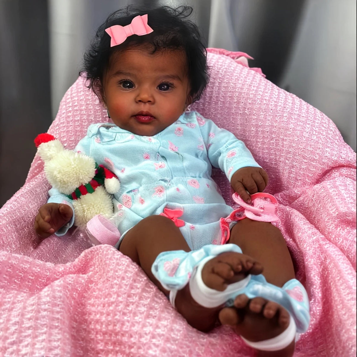 Lifelike Reborn Baby Dolls Girl - 20 Inch Realistic Baby Doll, Real Life Baby Doll Real Looking Newborn Soft Body, Gift Set with Full Accessories for Kids Aged 3+